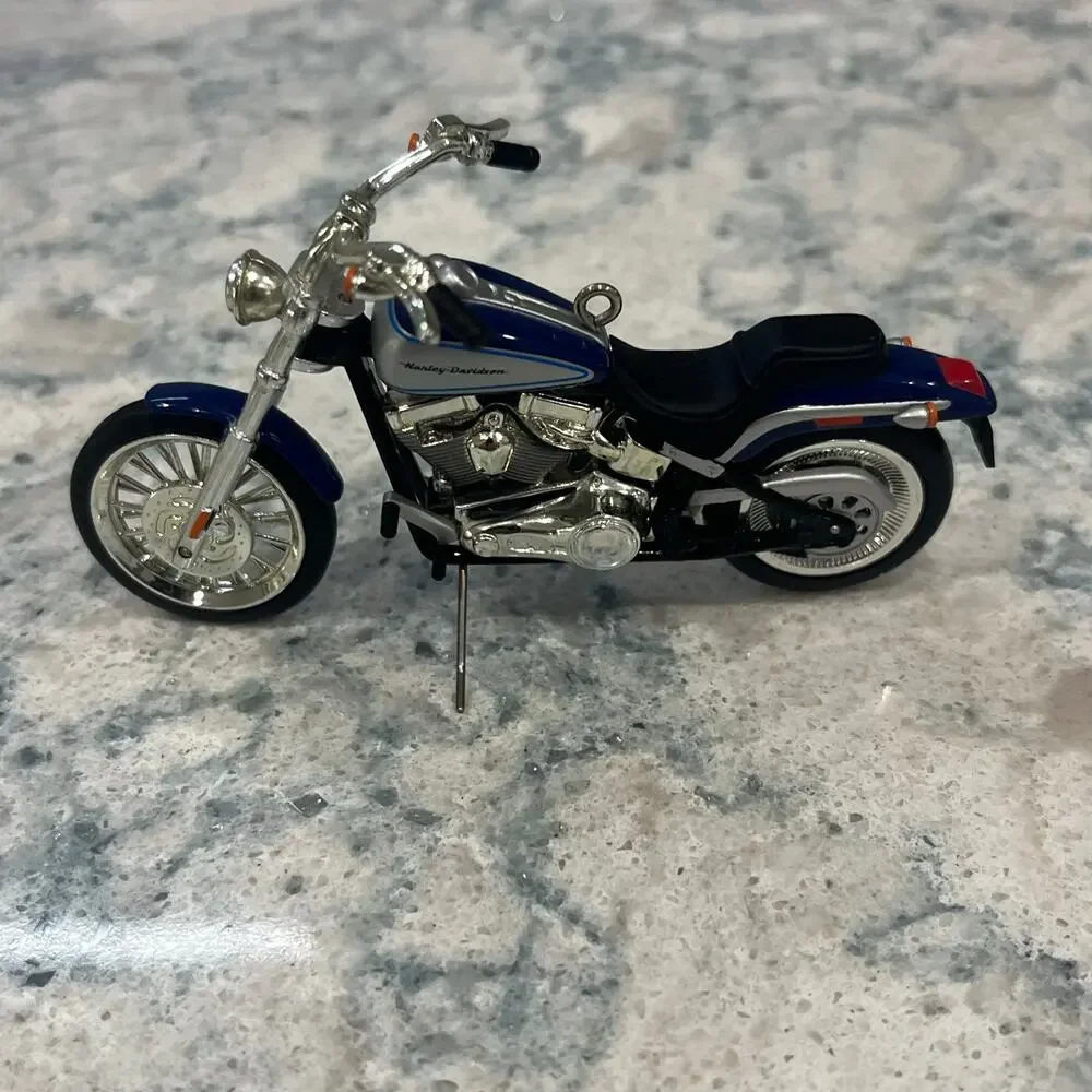 Hallmark Keepsake 2000 Harley-Davidson Softail Deuce Christmas Ornament
